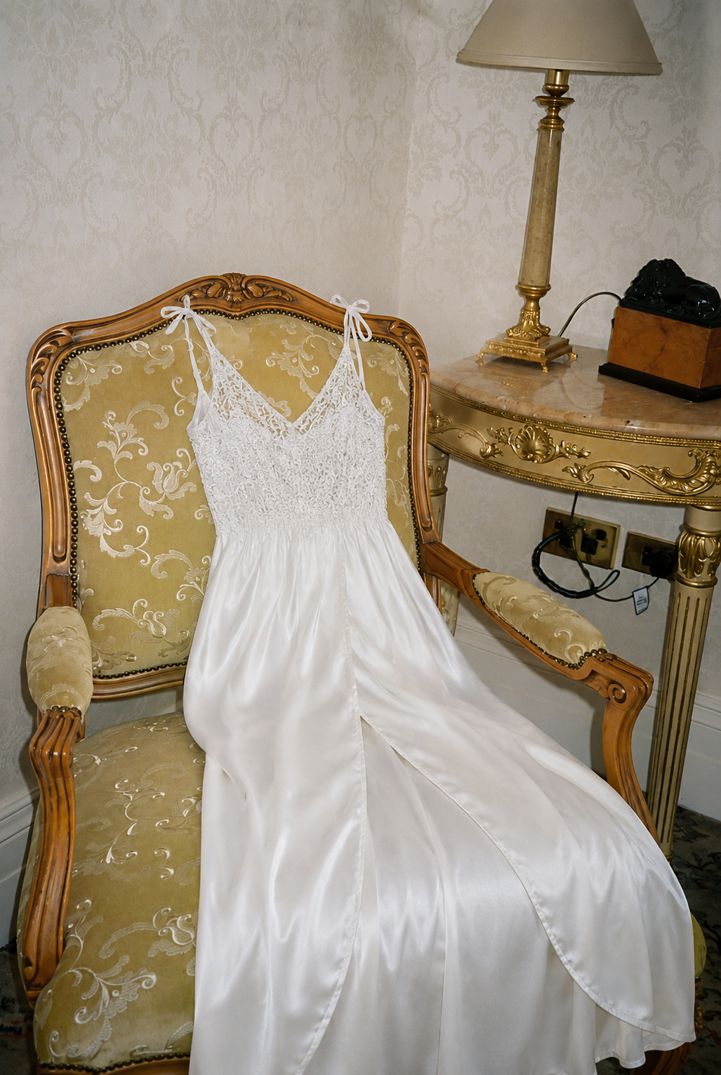 90er LA Vintage Weißes Satin-Spitzen-Slip-Kleid